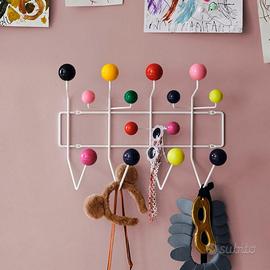 Appendiabiti in stile Hang it all Charles Eames