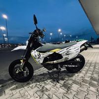 Husqvarna Supermoto 701