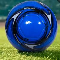 Pallone n. 4 con ago per gonfiaggio. 