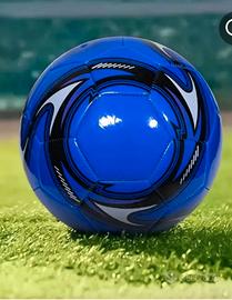 Pallone n. 4 con ago per gonfiaggio. 