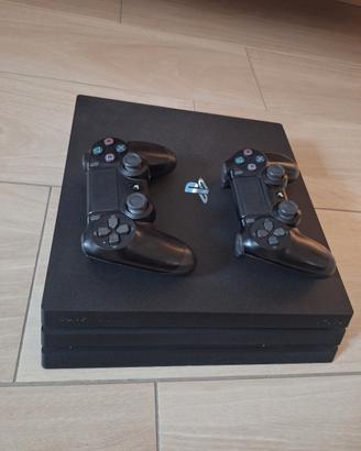 PlayStation 4 Pro 1TB  (CUH-7200) + 2 Controller