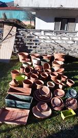 vasi di terracotta o plastica 