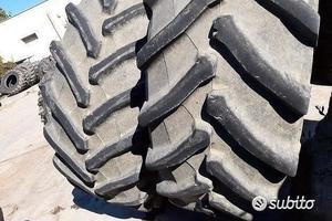 Coppia di pneumatici usati 580 70 42 Pirelli