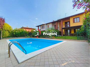 VILLA BIFAMILIARE CON 3 CAMERE E PISCINA