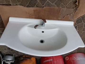 Lavandino bagno ceramica