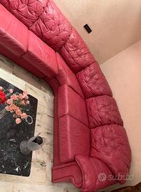 Divano in pelle rosa