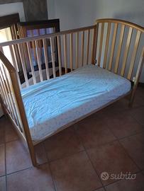 lettino con sponde 