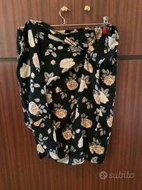 Gonna nera in cotone con rose gialle e beige