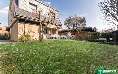 VILLA in complesso residenziale con Piscina e Tenn