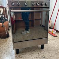 Cucina a gas 4 fuochi con forno