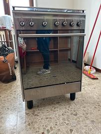 Cucina a gas 4 fuochi con forno