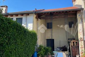 CASA SEMINDIPENDENTE A TEZZE SUL BRENTA