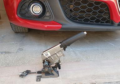 Leva freno a mano stazionamento Alfa Giulietta