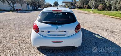 Peugeot 208 hdi 1.4 allure