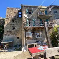 CASA SEMINDIPENDENTE A VALBREVENNA