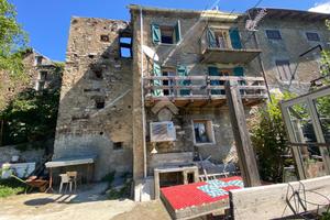 CASA SEMINDIPENDENTE A VALBREVENNA