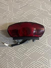 Faro posteriore Triumph Scrambler 1200