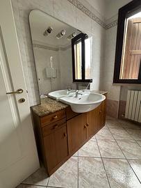 Mobile bagno con lavabo
