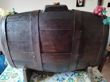 Botte ovale in legno, vintage, da arredo.