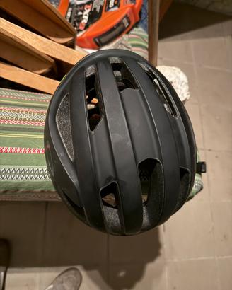 Casco oakley