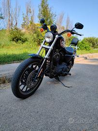 Moto Harley-davidson Sportster 883 R