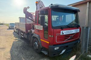 Volvo FL220 Macchina Operatrice + gru Bonfiglioli