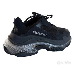 Scarpe Balenciaga modello Tripla S