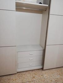 Armadio con cassetti