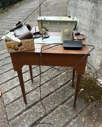 Macchina da cucne singer 258