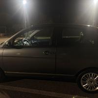 lancia y