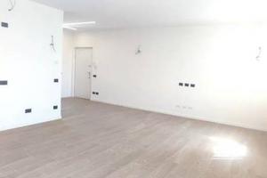 Appartamento di 120 m² con più di 5 locali a Cava 