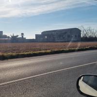 Proprieta (2 capannoni più uffici con show room)