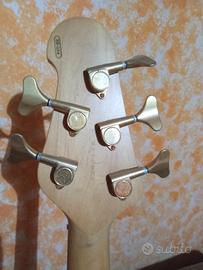 basso Yamaha 5 corde
