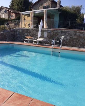 Rustico / Casale di 160 m² con più di 5 locali e p