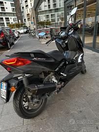 Yamaha x-max iron max 300 abs