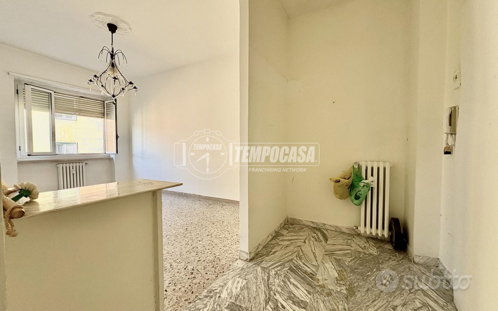 AMPIO BILOCALE DA RISTRUTTURARE CON AMPIA CANTINA - Vista 4