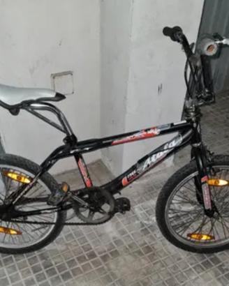 Bmx bicicletta