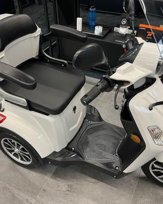 SCOOTER TRICICLO Senza PATENTE Elettrico