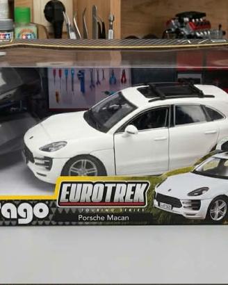 MODELLINO PORSCHE - MACAN WITH CARGO