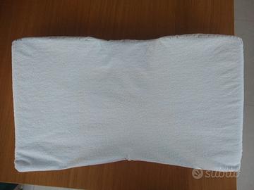 cuscino anatomico per neonato