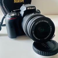 Nikon D5300 + Obiettivo 18-55 mm + Accessori