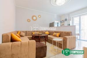 Elegante trilocale ristrutturato - Via Baldo degl