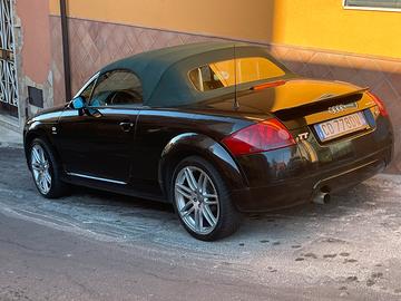 Audi TT Roadster cabrio mk1