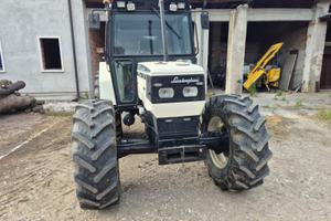 Trattore agricolo