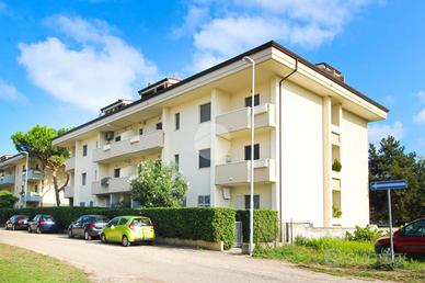 3 LOCALI A ALBA ADRIATICA