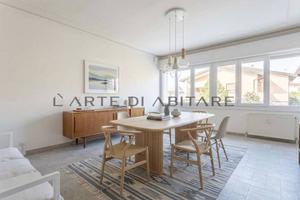 Appartamento di 105 m² con più di 5 locali e box a