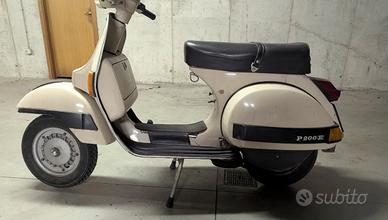 Vespa p200E