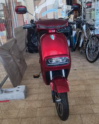 Bicicletta elettrica mod scooter