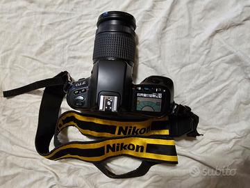 Macchina fotografica Nikon F70 Analogica (Rullino)