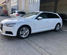 Audi A4 Avant 3.0 TDI quattro S tronic Business Sp